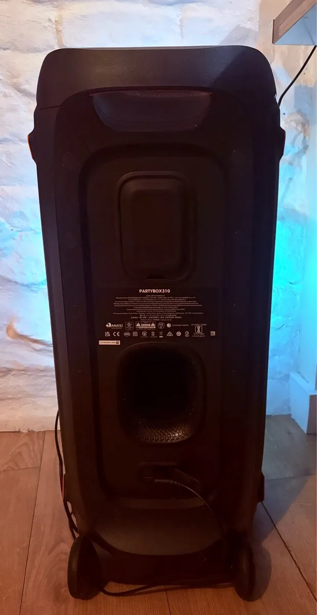 JBL Partybox 310 speaker (perfect condition) - Image 3