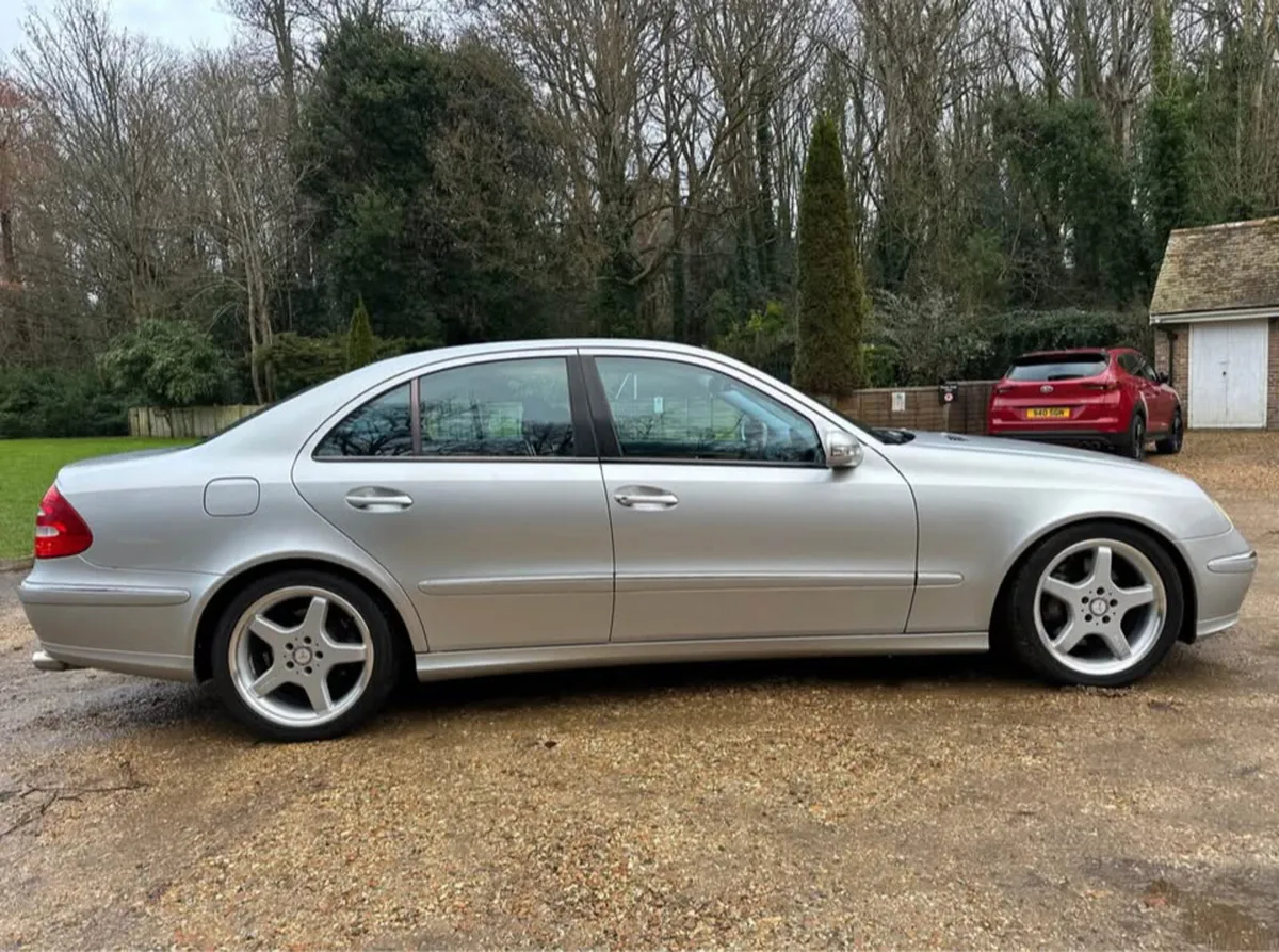 Mercedes E500 - Image 3
