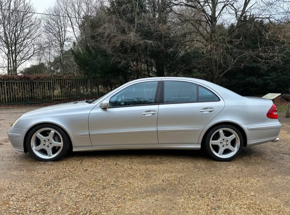 Mercedes E500 - Image 4