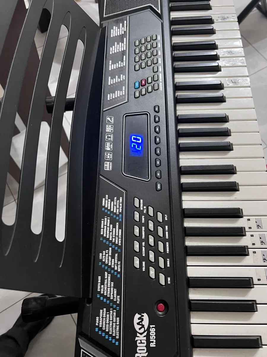 Piano + chair set - Image 1