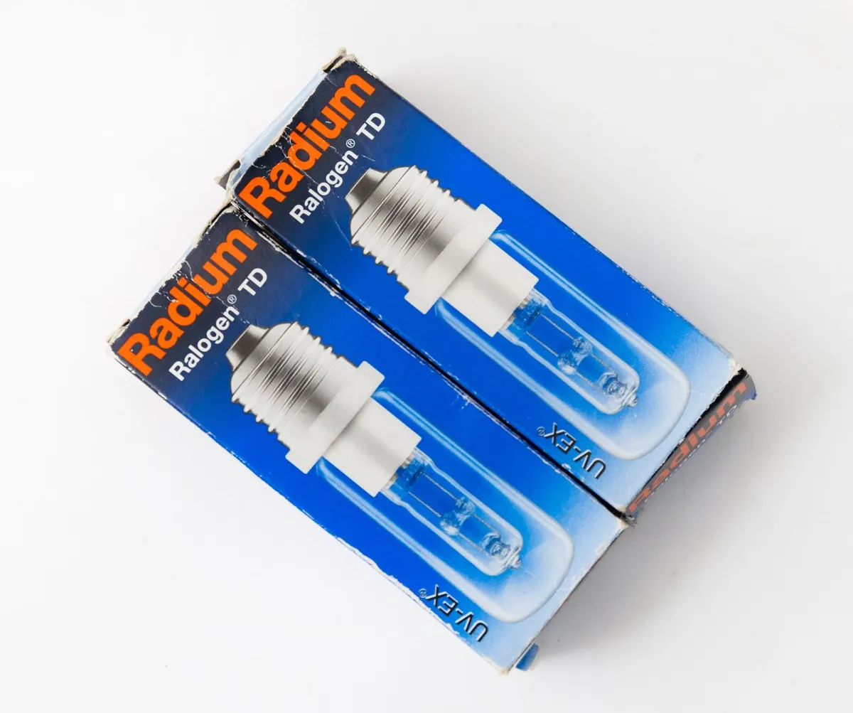 Four 500 watt Bowens Light Heads plus bulbs - Image 3