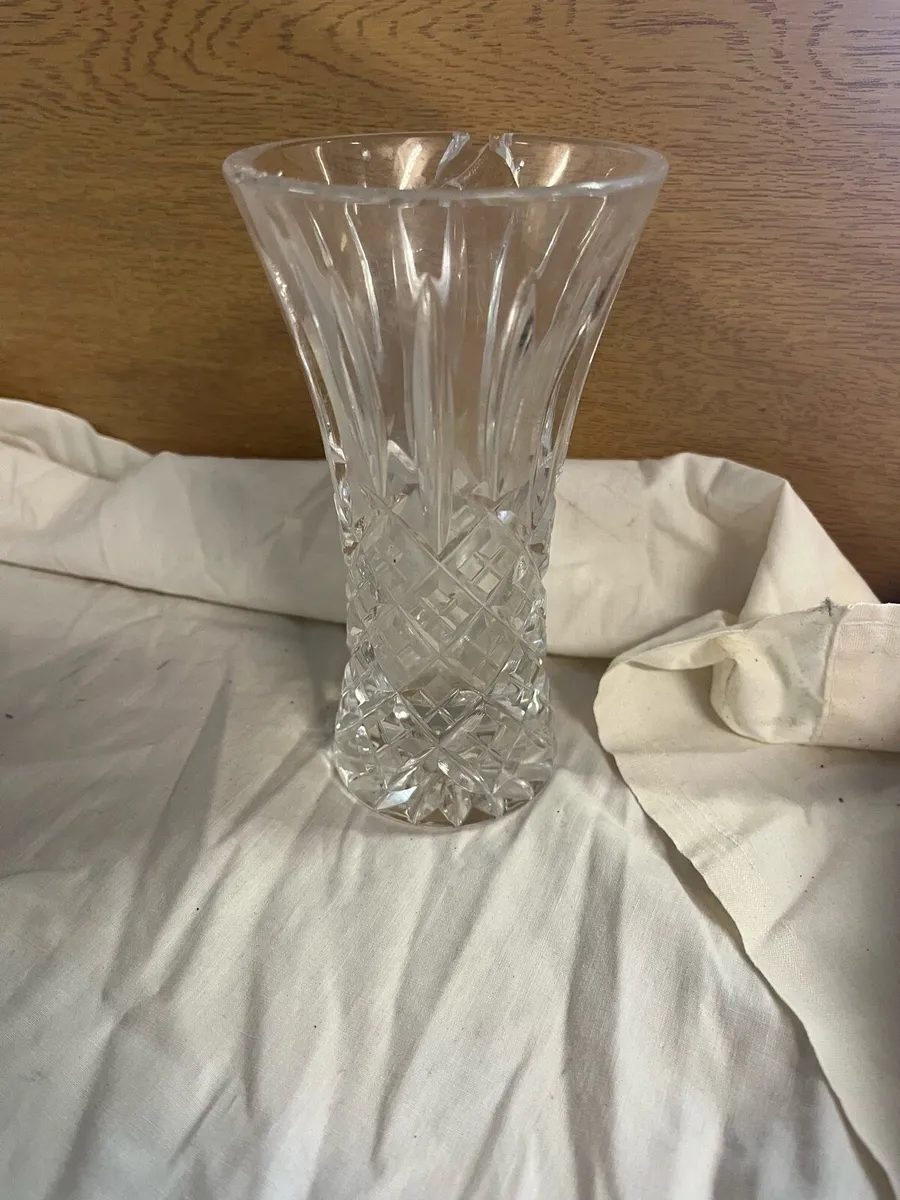 Crystal vase diamond cut - Image 1