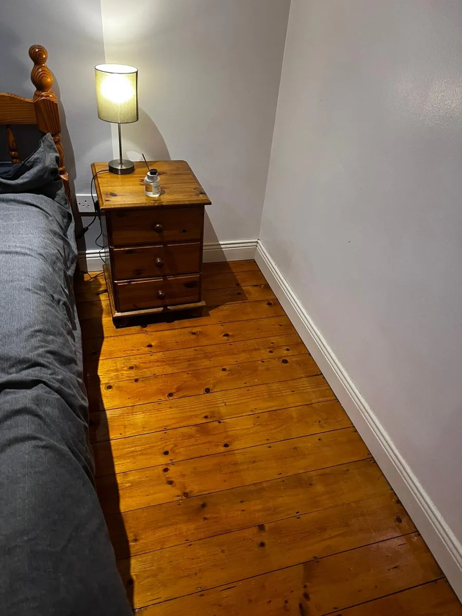 Full pine bedroom suite. - Image 1