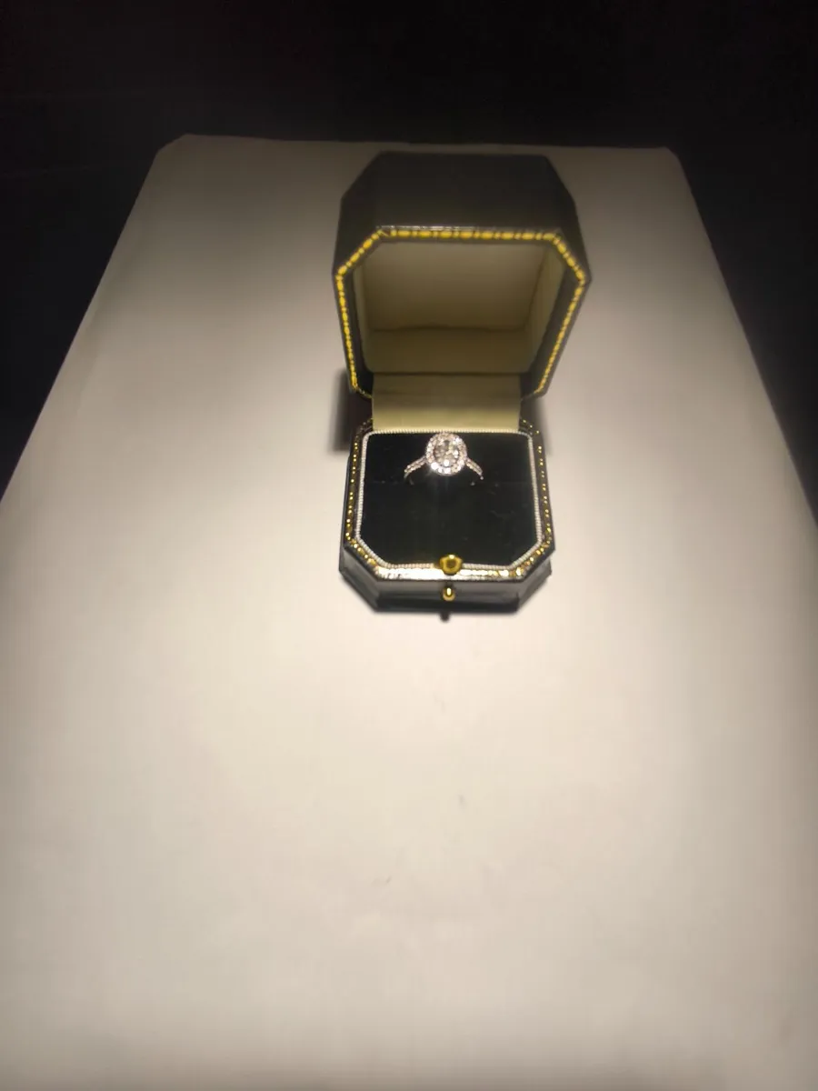 Diamond ring - Image 1