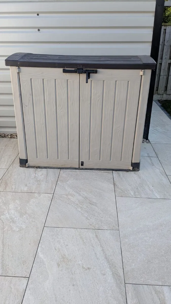 Keter Store-it-out ARC Beige & brown 1200L Garden - Image 1