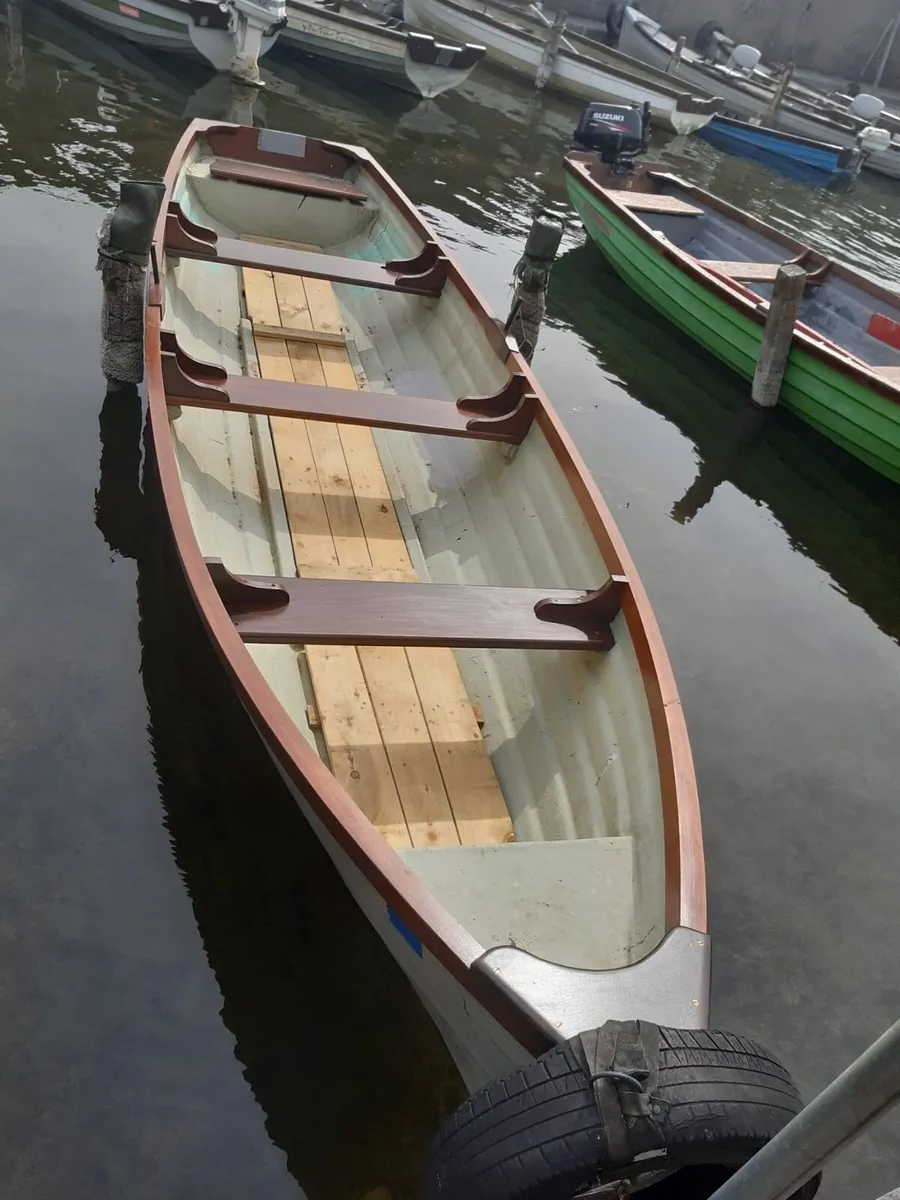 17ft Boat 19ft Lake Boat - Image 2