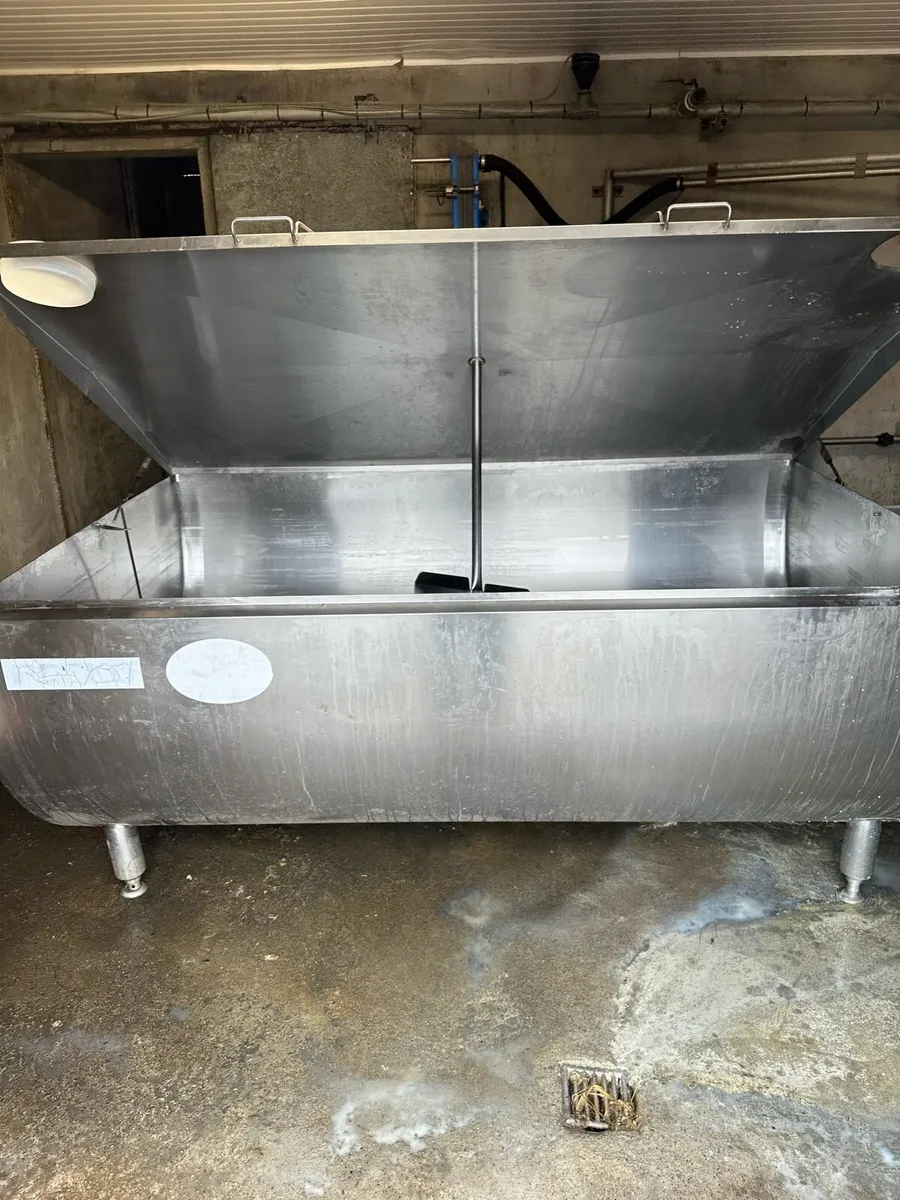 Packo 1800L bulk milk tank - Image 1