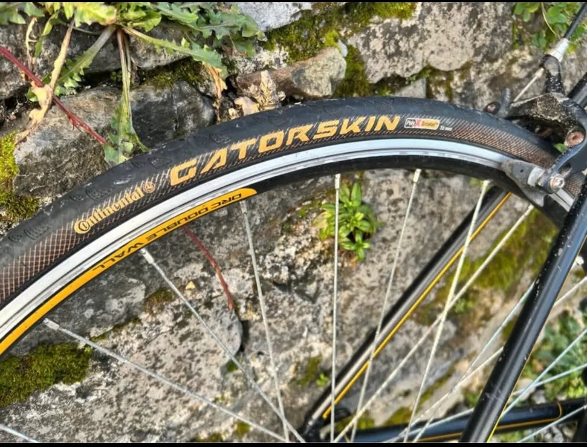 Carrera zelos road bike - Image 4