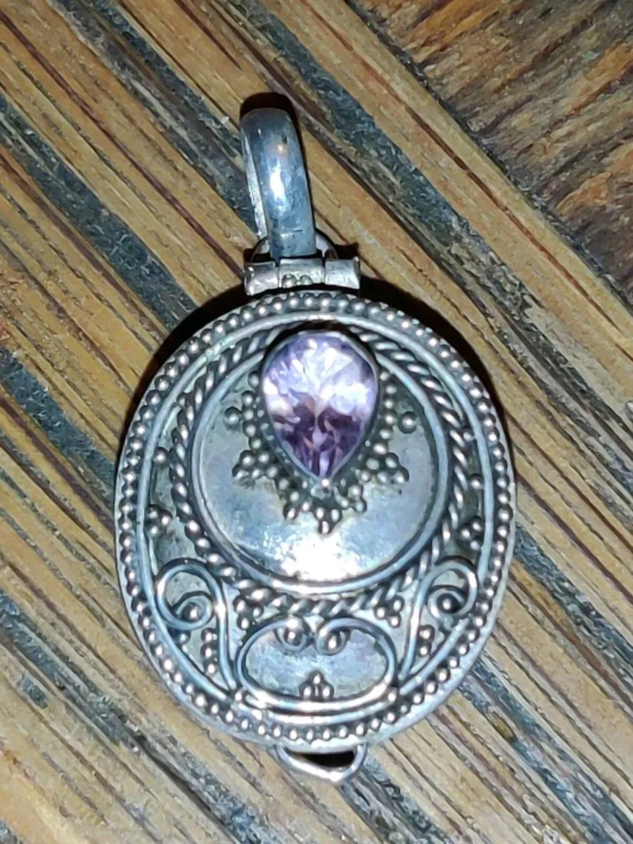 AMETHYST OVAL PILL BOX, 925 Silver Chunky Pendant - Image 1
