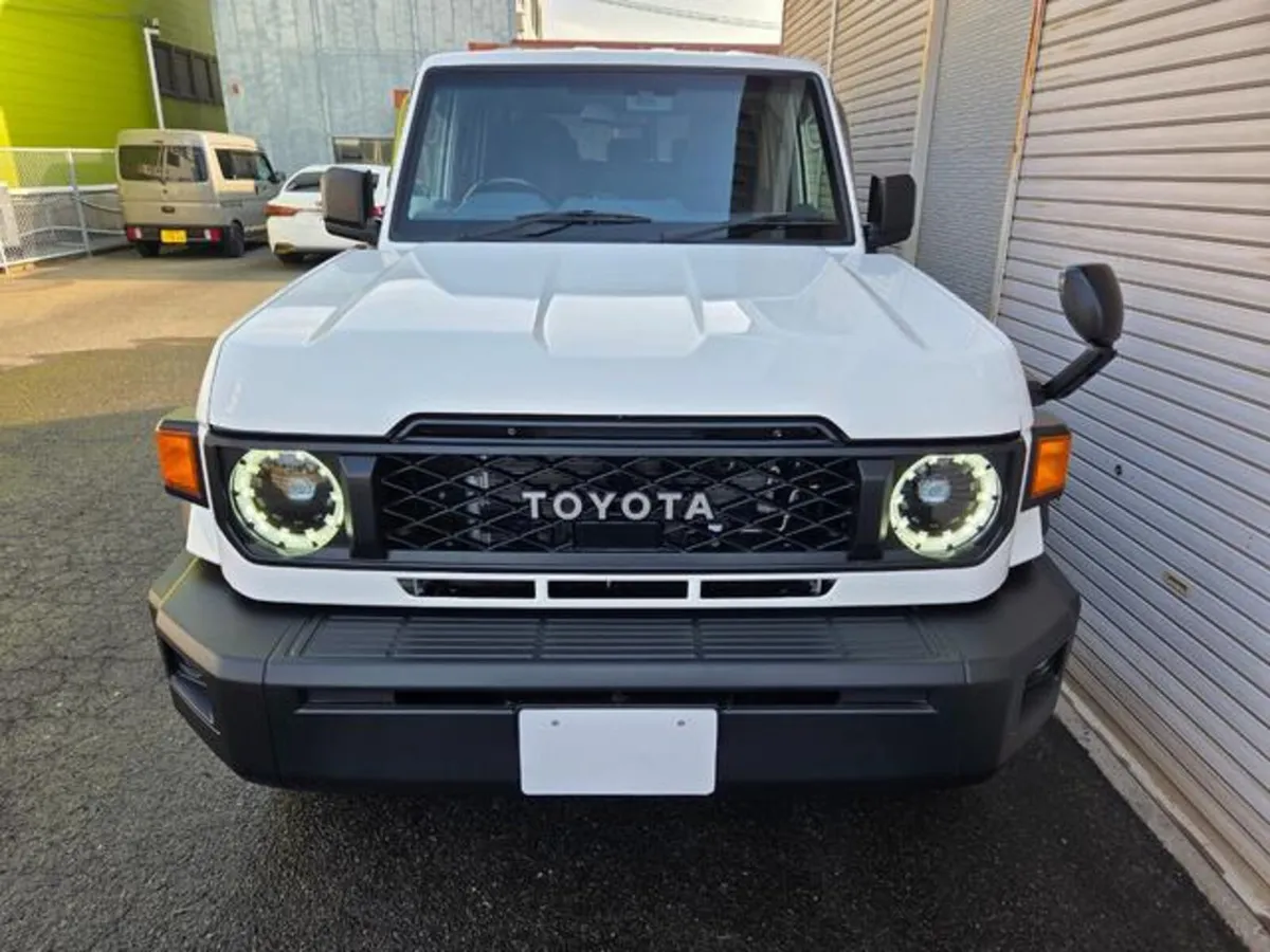 Toyota Landcruiser 70 Series 2.8 Diesel 2 seats - Image 1