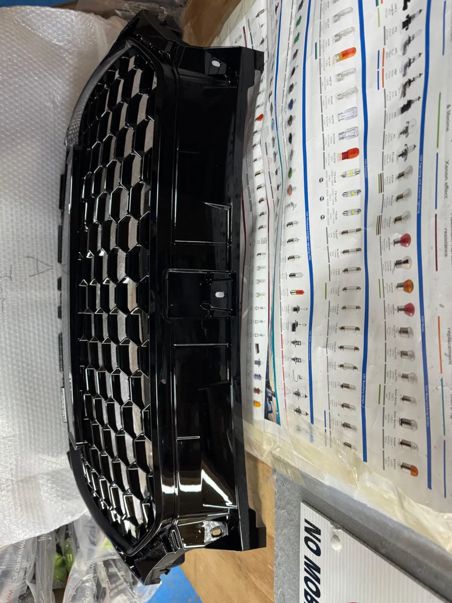 Upgrade to honeycomb black grill