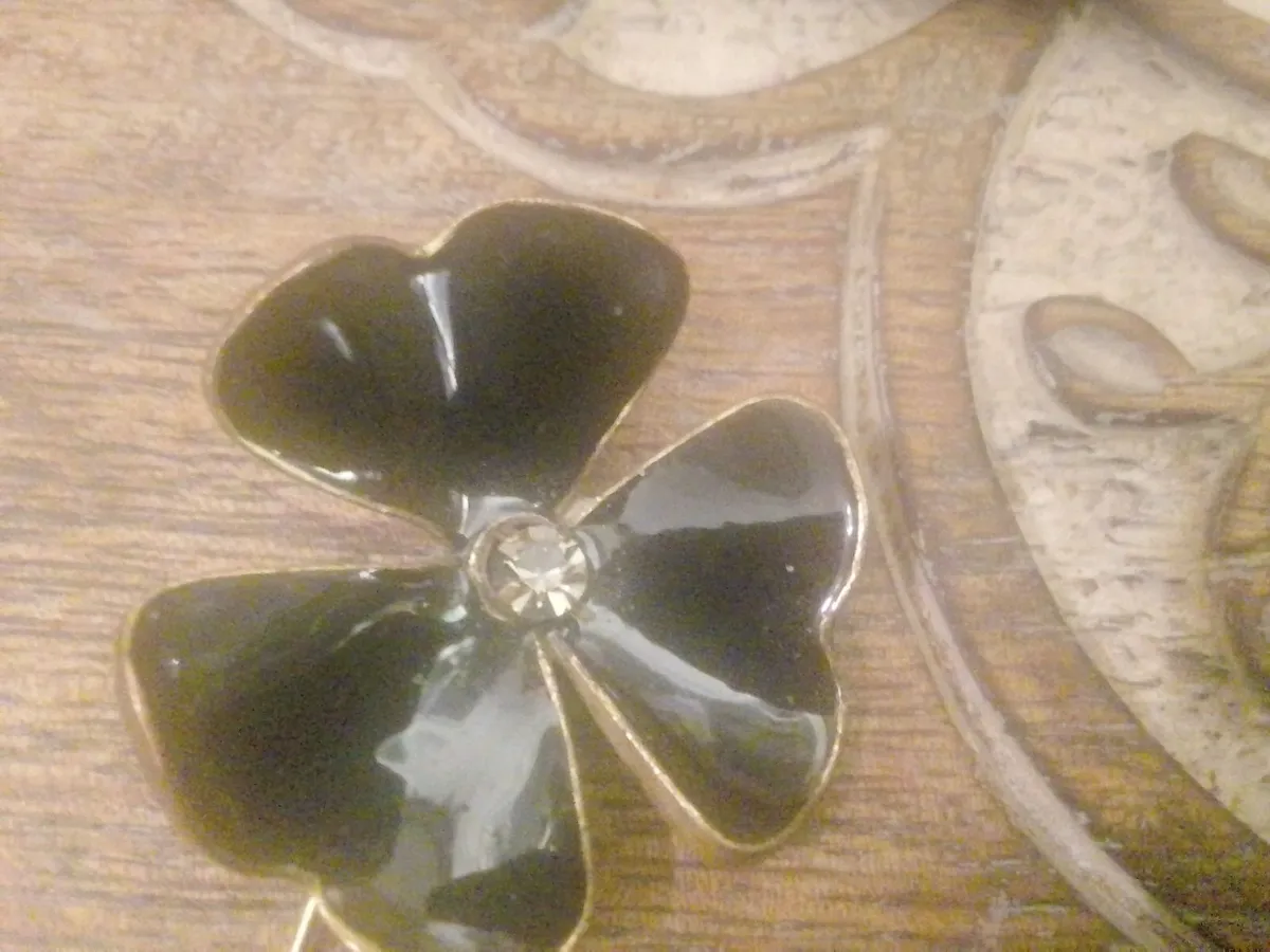 Vintage pilgrim black enamel clover Brooch - Image 2