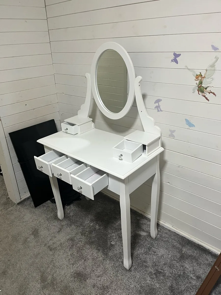 Kids dressing table - Image 2