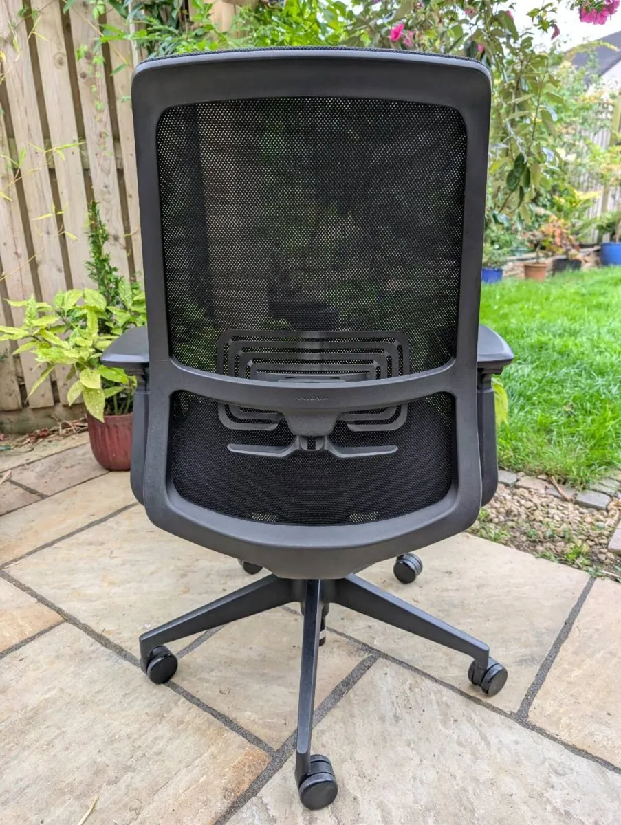 Ergonomic office chair - Image 4