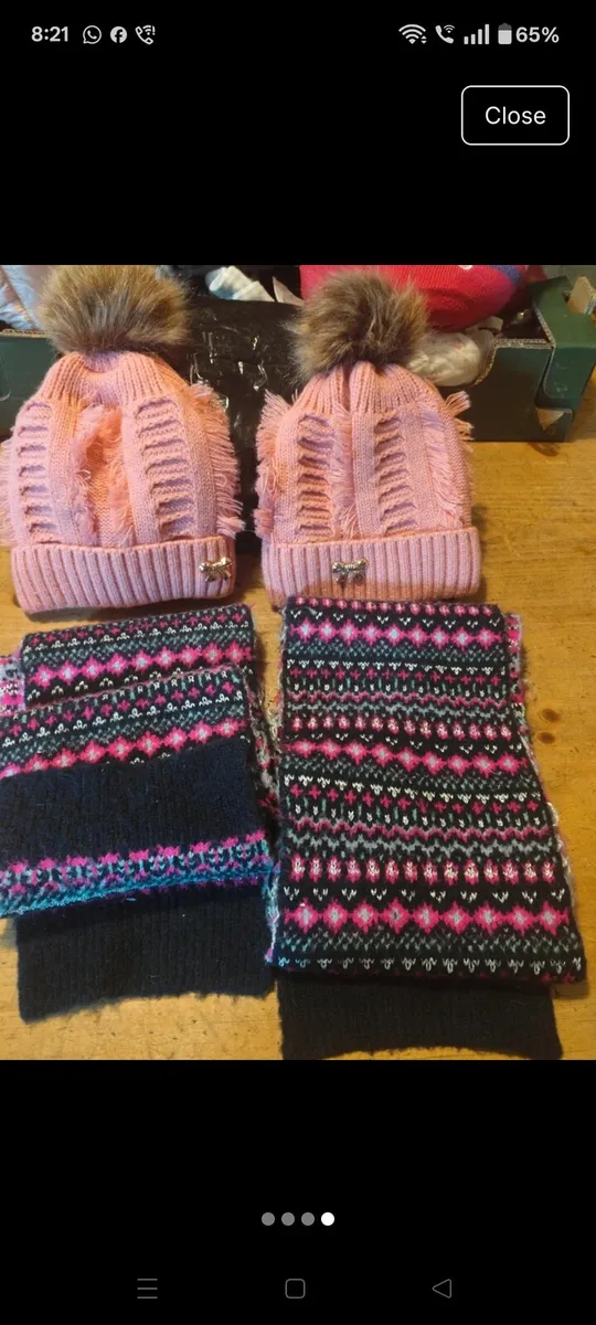 Girls winter Hat and scarves sets of 2. Great cond - Image 4