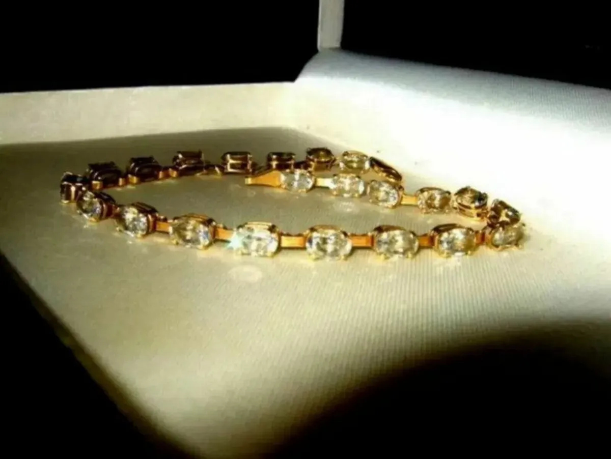 Vintage Hallmarked 14ct Gold Tennis Bracelet - Image 3