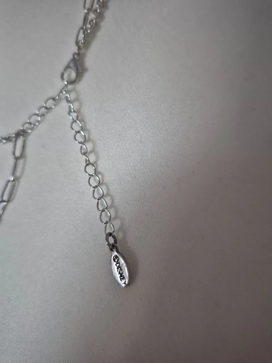 Retro style silver toned necklace - Image 2