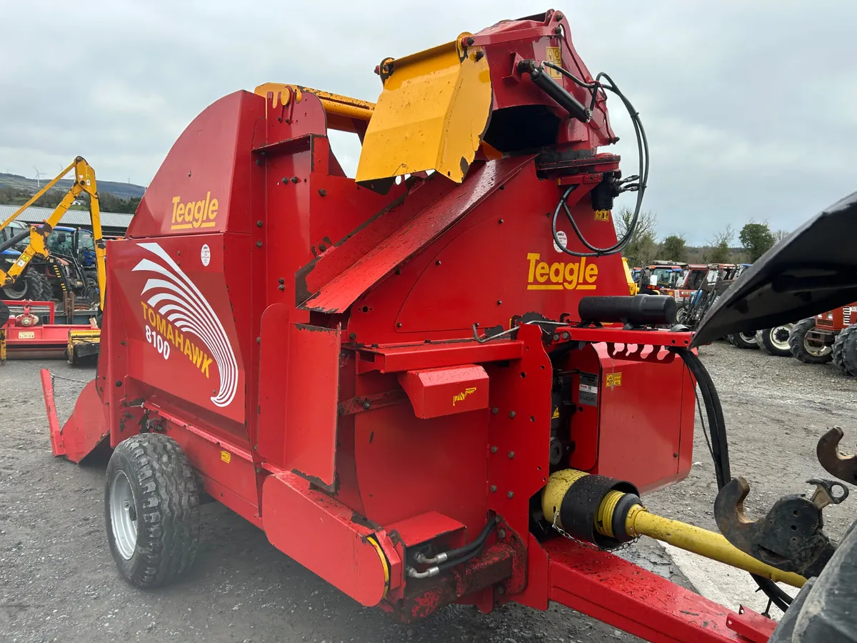 2018 Teagle 7100 Tomahawk Straw Bedder - Image 3