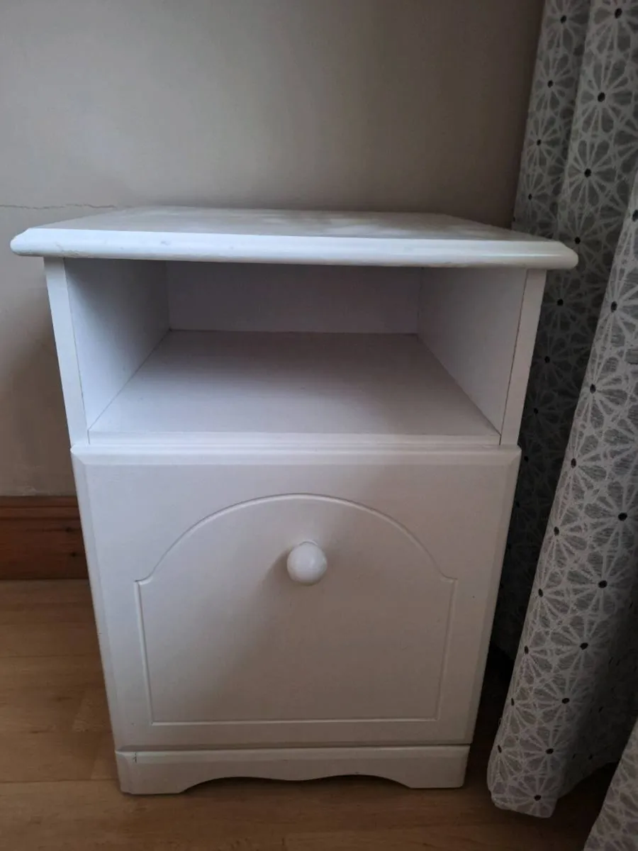 Wardrobe and locker - Image 2