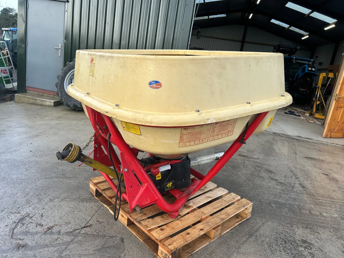 Vicon 1 Tonne Fertilser Spreader - Image 4