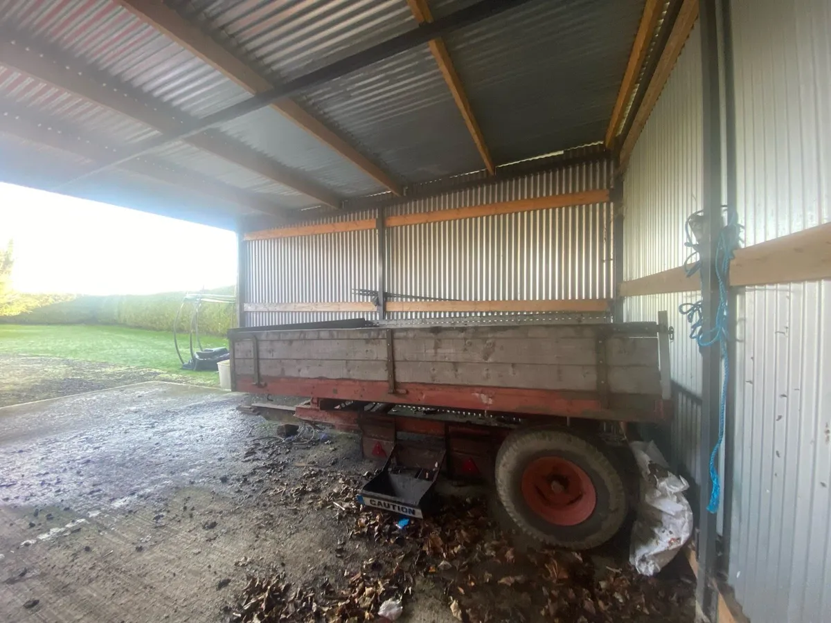 Turf tipper trailer - Image 1