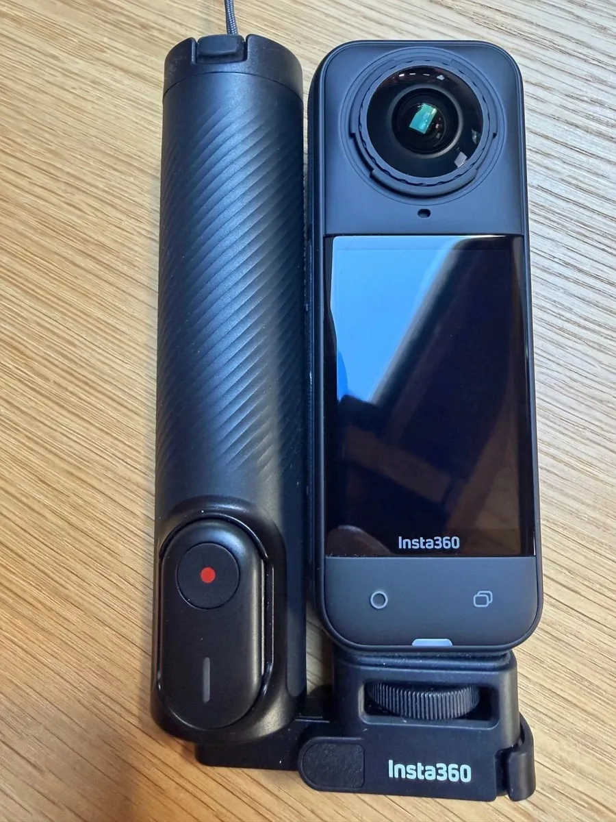 Insta360 X5 8K 360 Action Camera + Selfie stick - Image 2