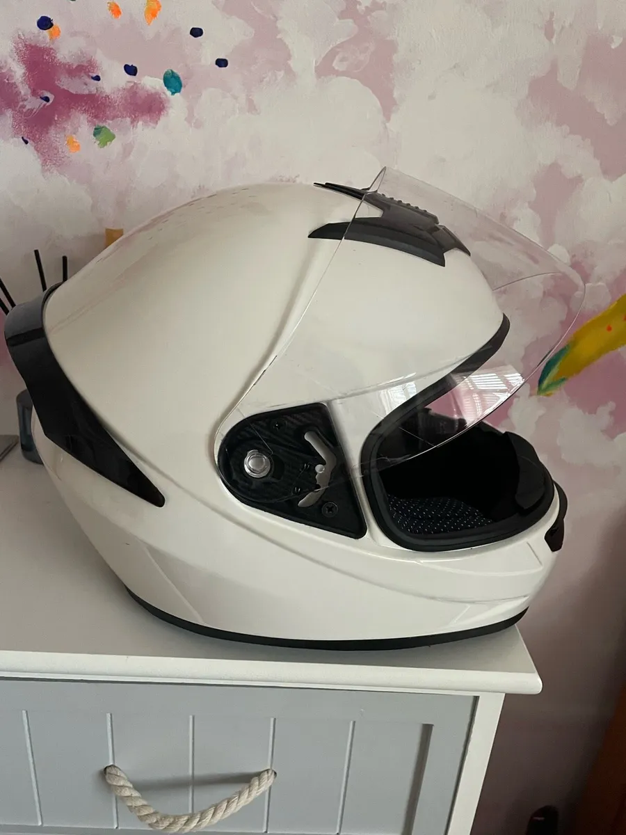 New helmet size large - Image 1