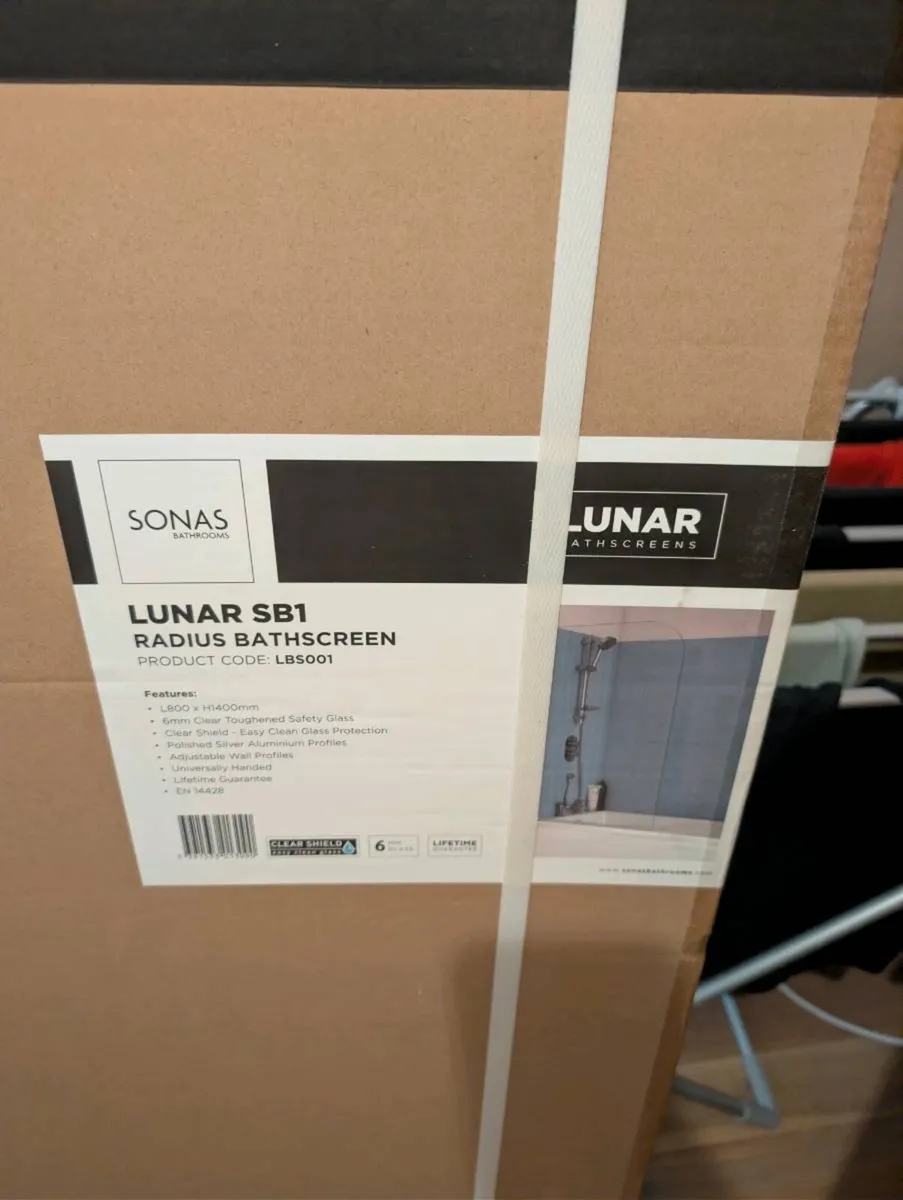 Bath screen - Image 1