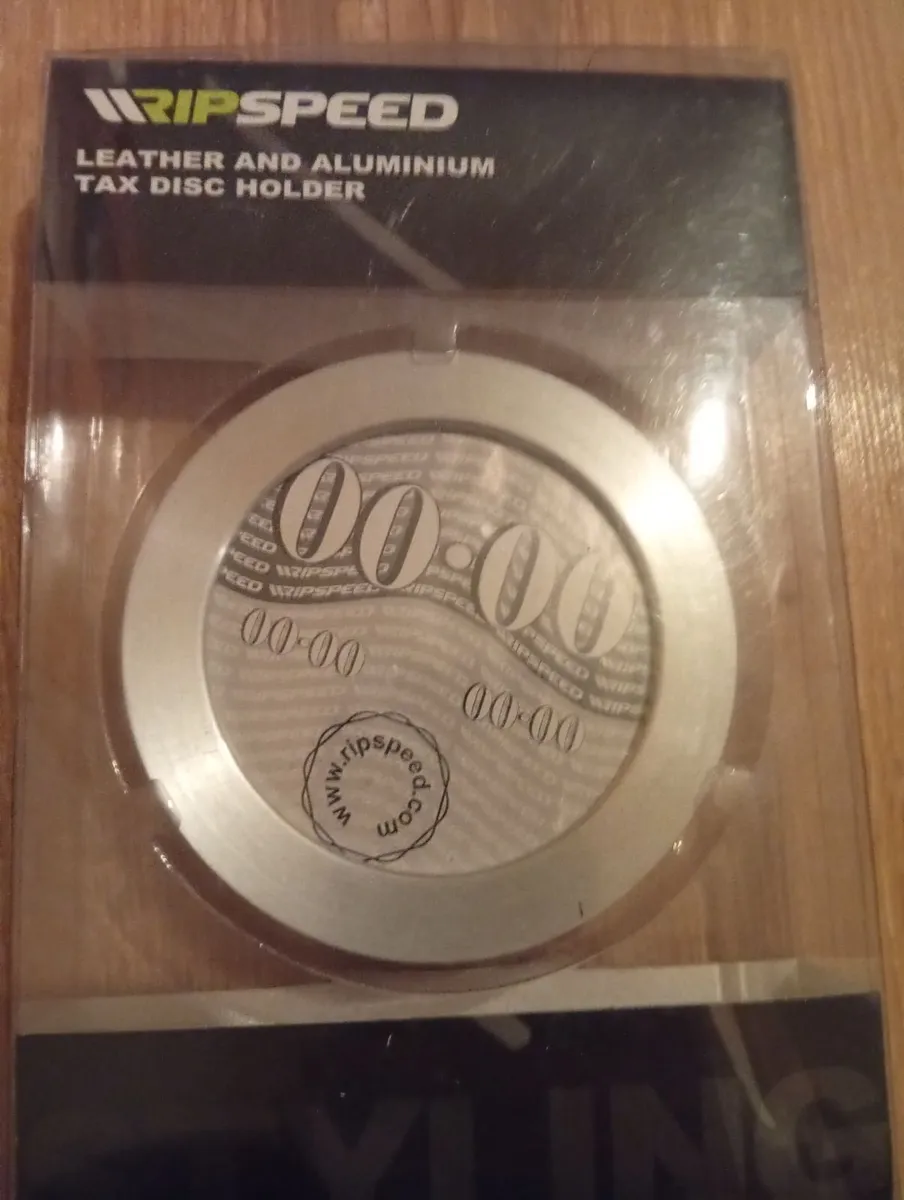 New Deluxe Universal Tax Disc Holders - Image 2