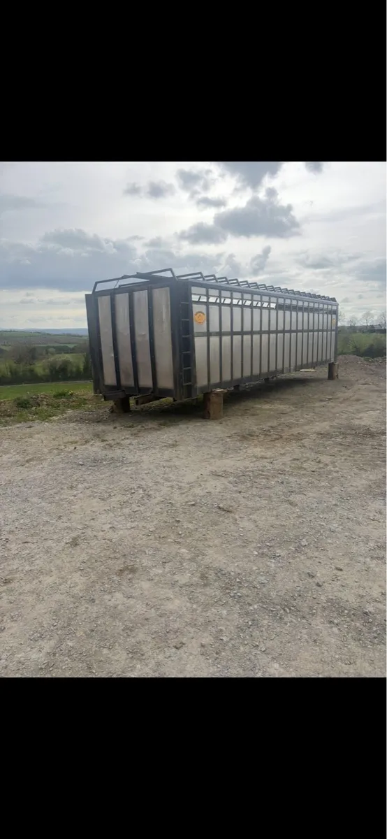 Cattle trailer - Image 1