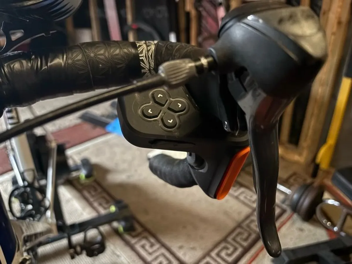 Zwift smart trainer with virtual shifting - Image 4