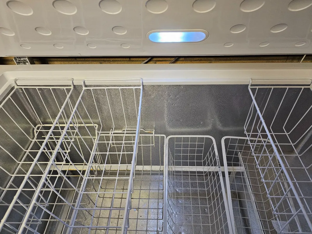 Large Chest Freezer 371L deep 400l 300l storage - Image 4