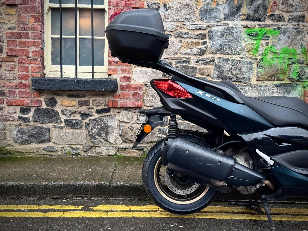 Yamaha Xmax 300 Tech Max - Image 2
