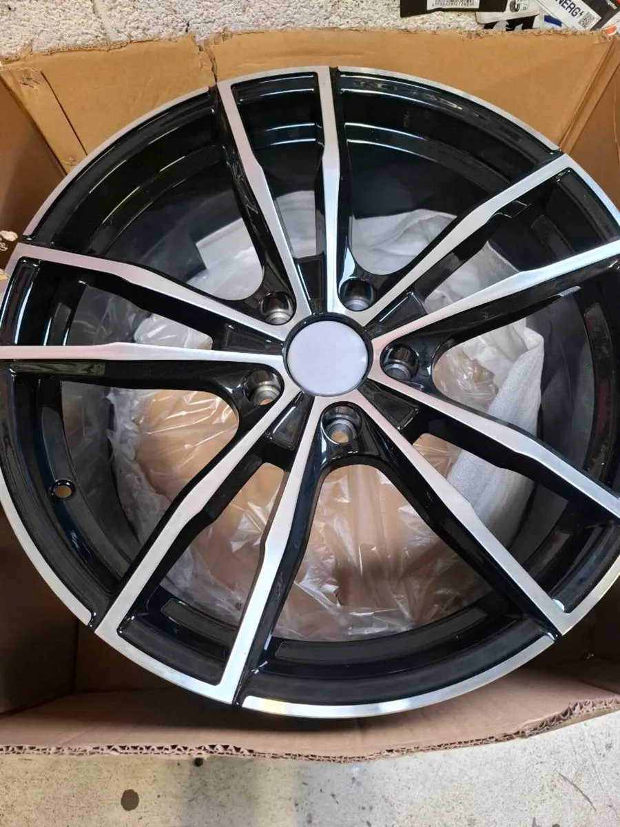 Alloy wheels - Image 1
