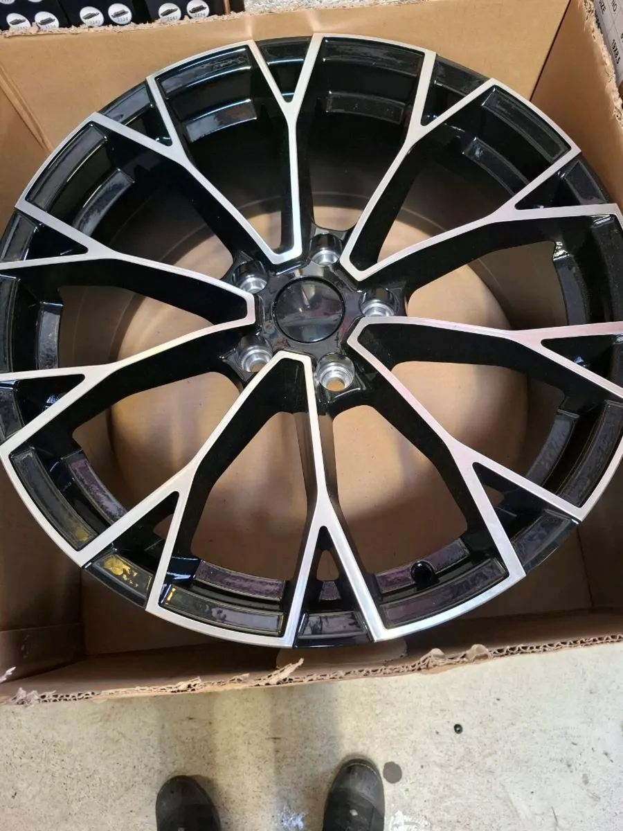 Alloy wheels - Image 2