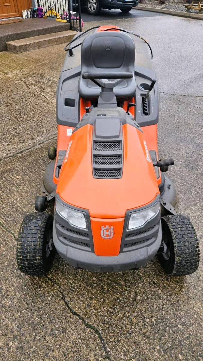 Ride on mower - Image 2