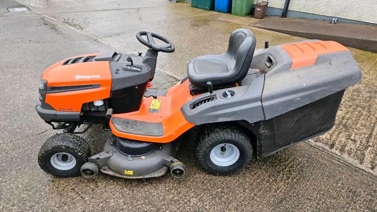 Ride on mower - Image 1