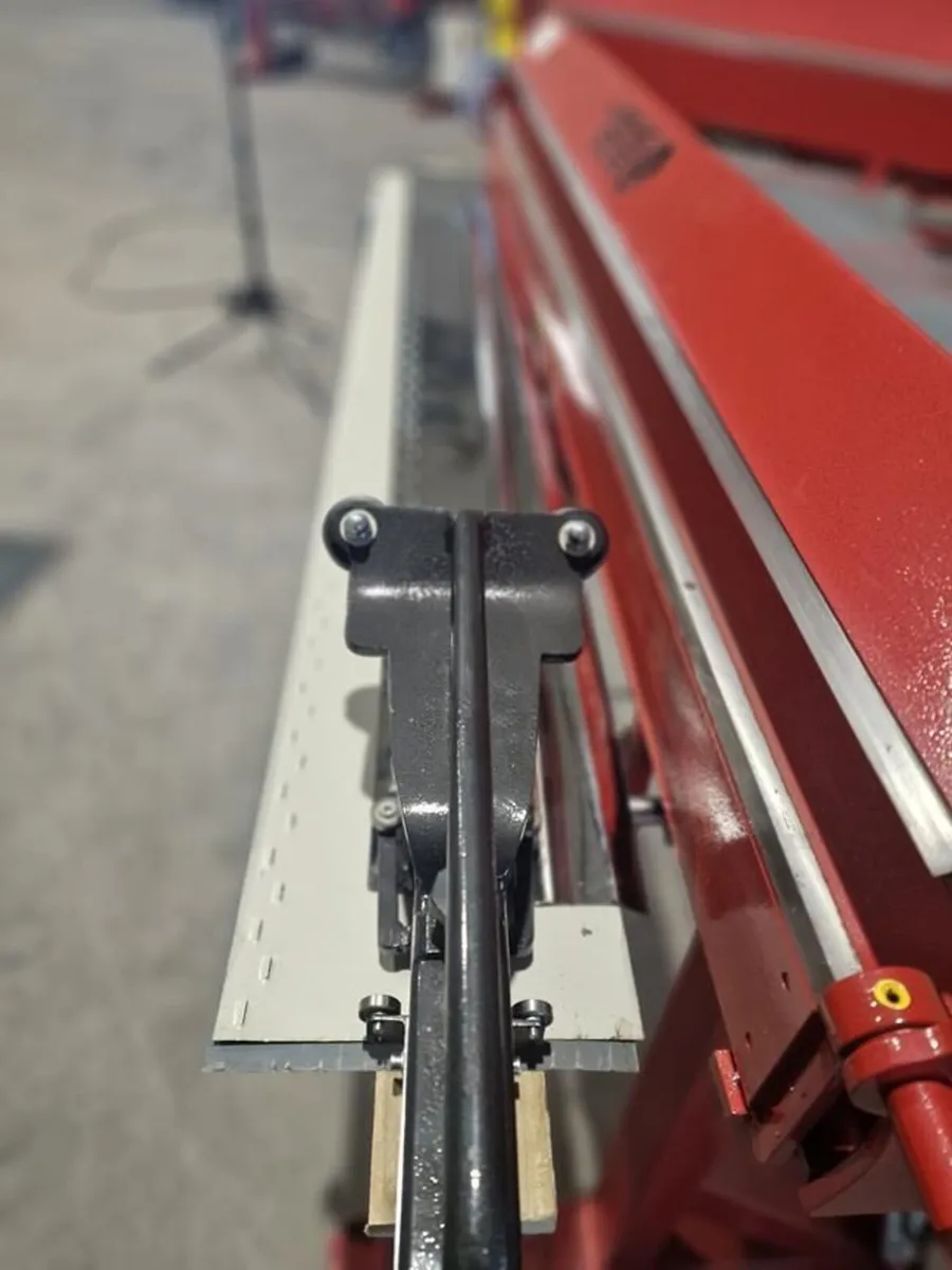 sheet metal perforating device, sheet metal folder - Image 3