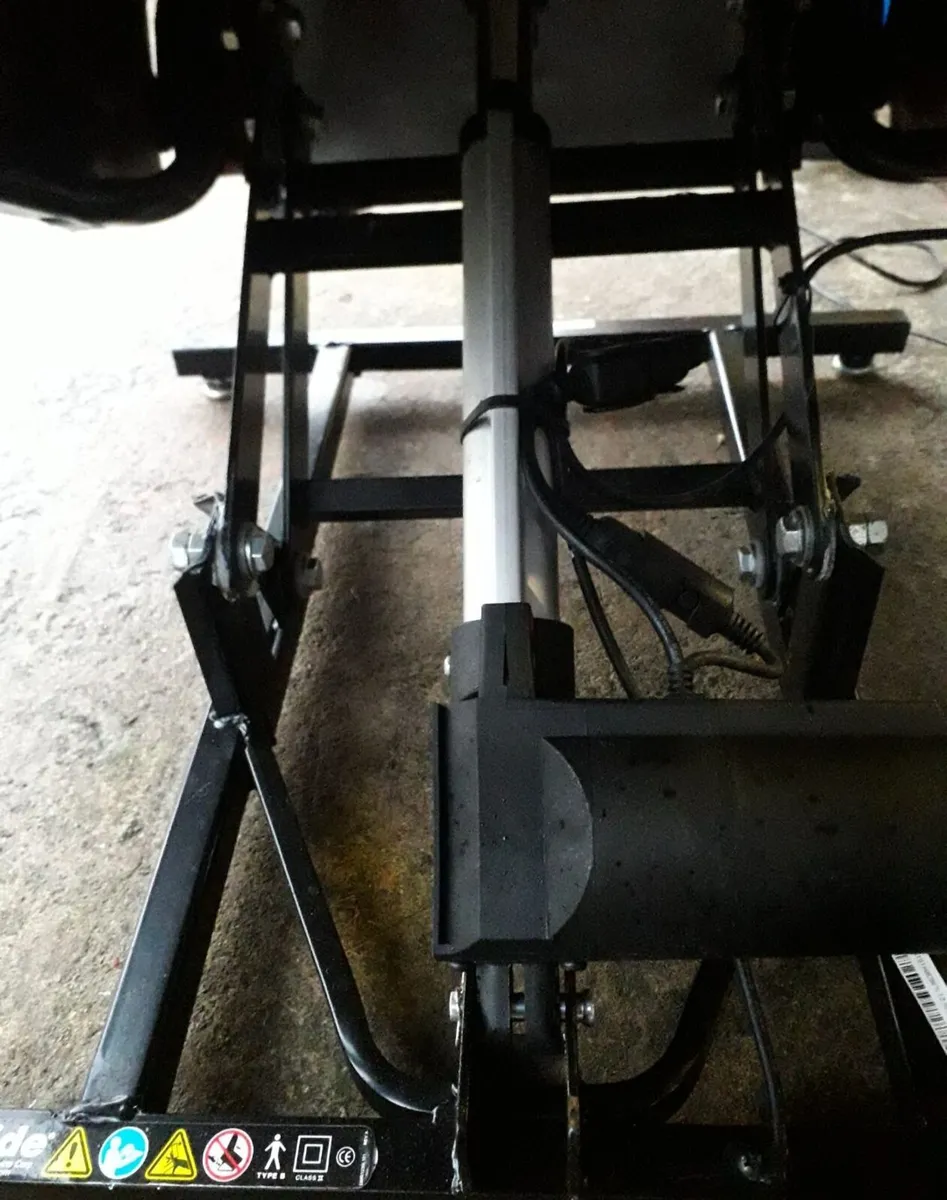 Recliner chair - Image 3