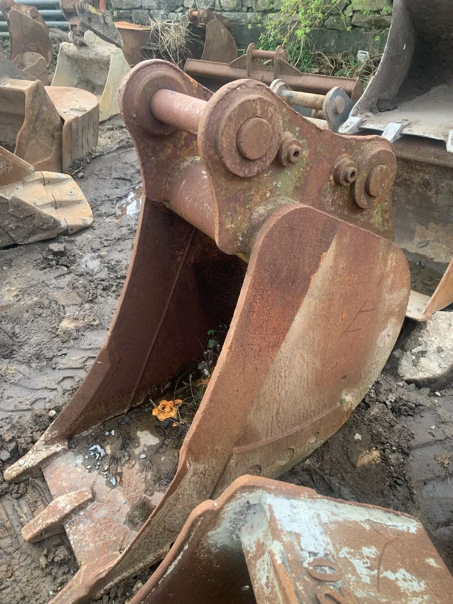 18” Digging bucket 80mm pin - Image 2