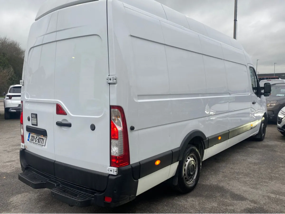 Renault Master RED VAN RWD 3T5 4DR - Image 4