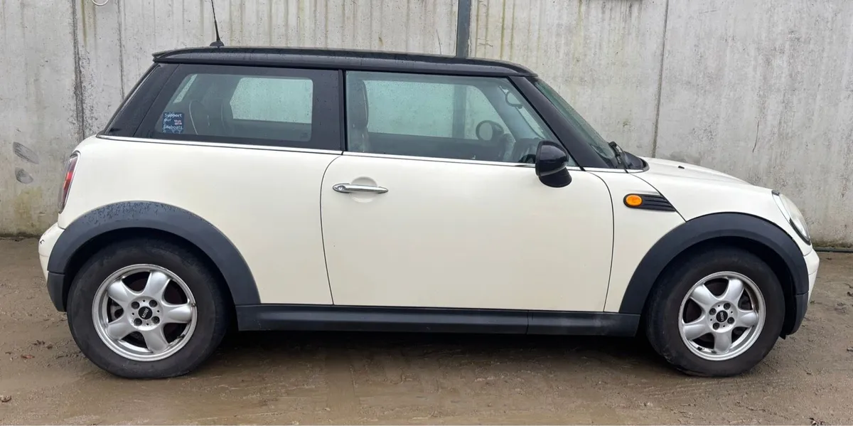 2008 Mini for parts - Image 2