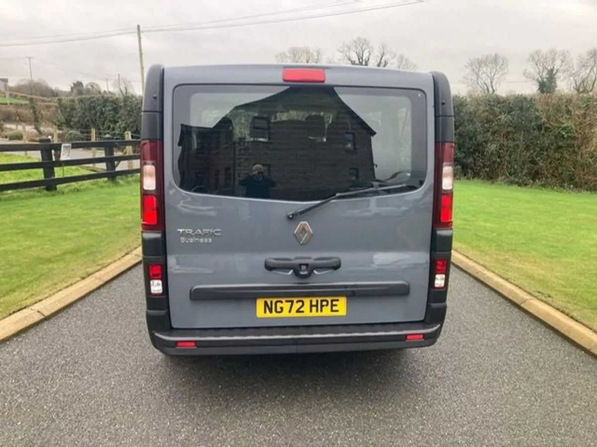 2023 RENAULT TRAFIC SL28 BUSINESS 9 SEATER MINIBUS - Image 4