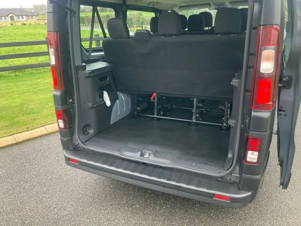 2023 RENAULT TRAFIC SL28 BUSINESS 9 SEATER MINIBUS - Image 3