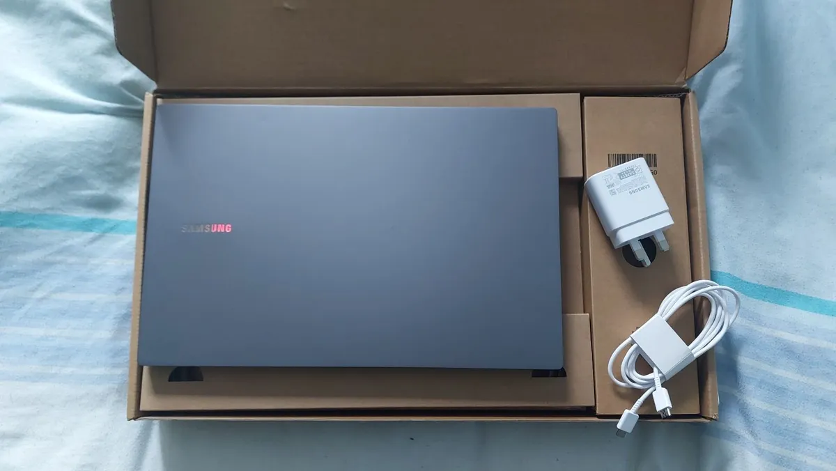 Samsung Galaxy Book 4 Laptop - Image 2