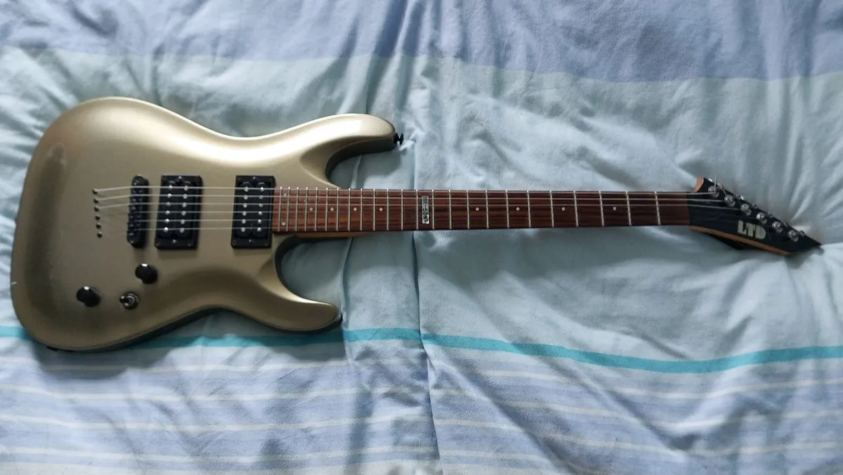 ESP Ltd Guitar + TronicalTune Tuner - Image 3