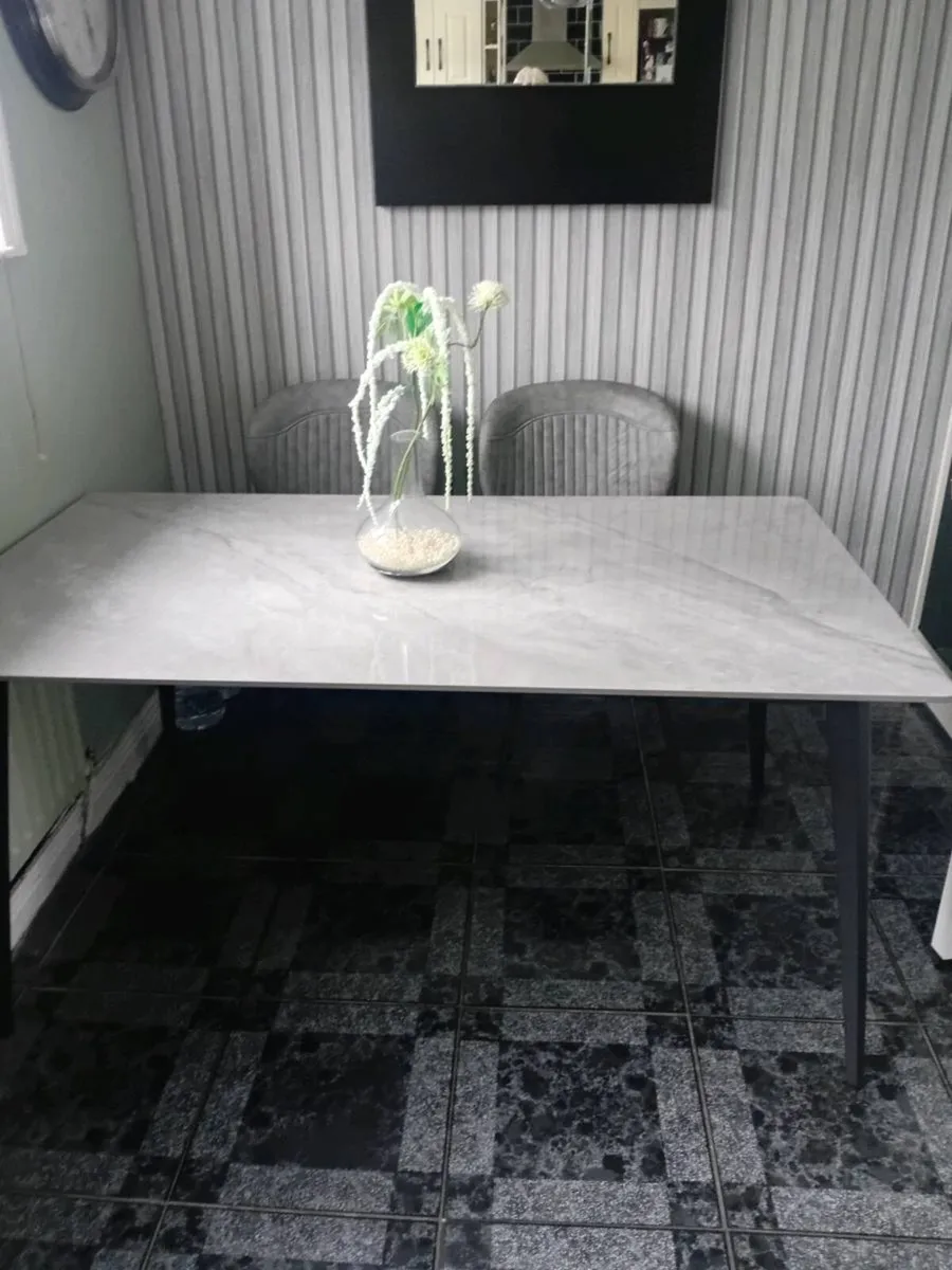 Kitchen table - Image 3