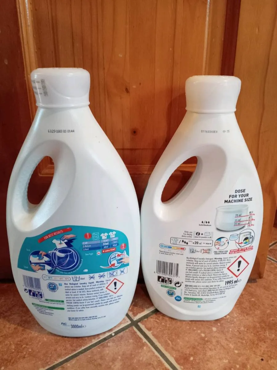 Fairy Non-Bio Liquid Washing Detergent - Image 4