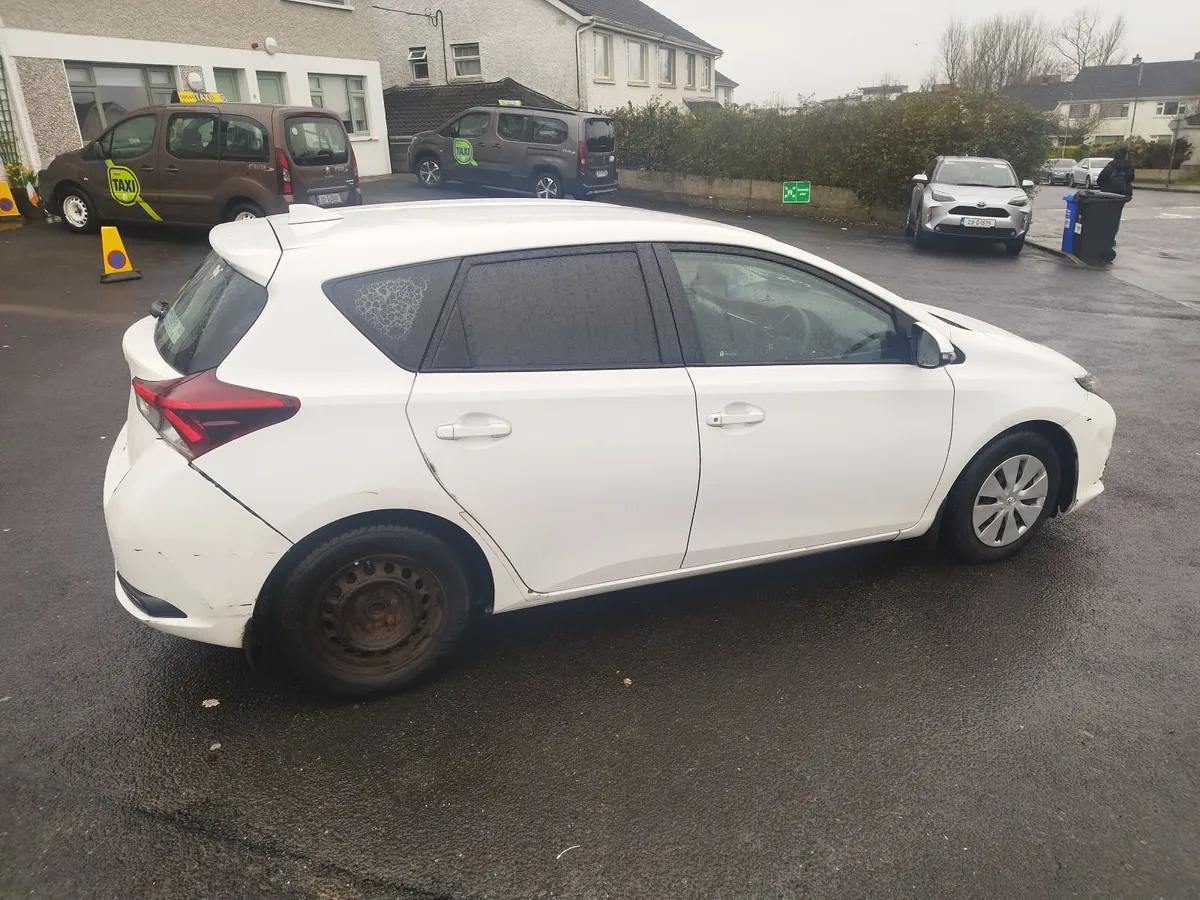 Toyota Auris 2018 - Image 4