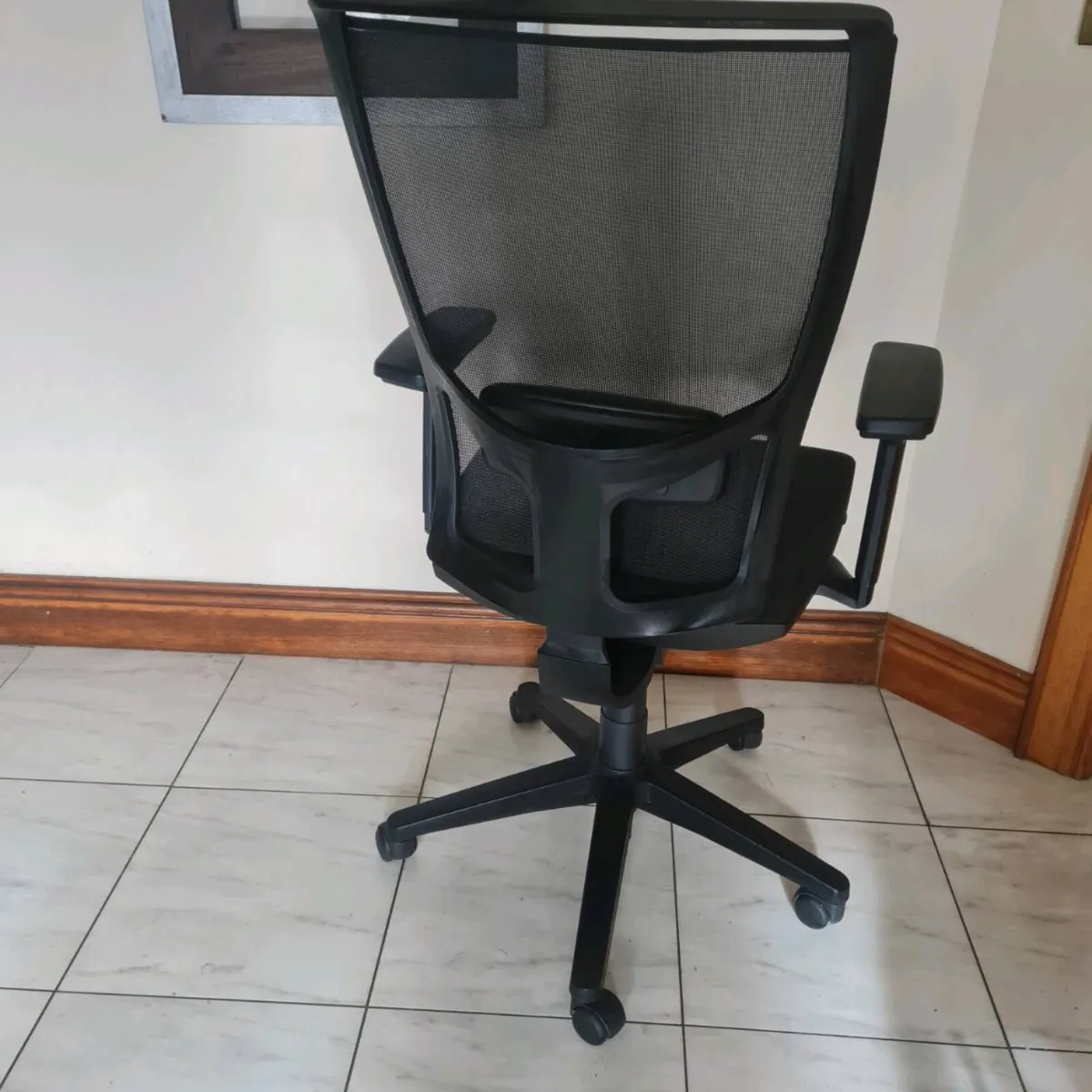 Netback Black executive office chairs - Image 2